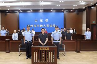 ?李梦和韩旭表演手势舞：我跟旭宝在这里祝大家圣诞快乐哦！